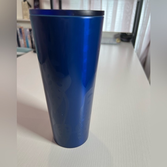 Straw missing. Chipped - Picture 2 of 3